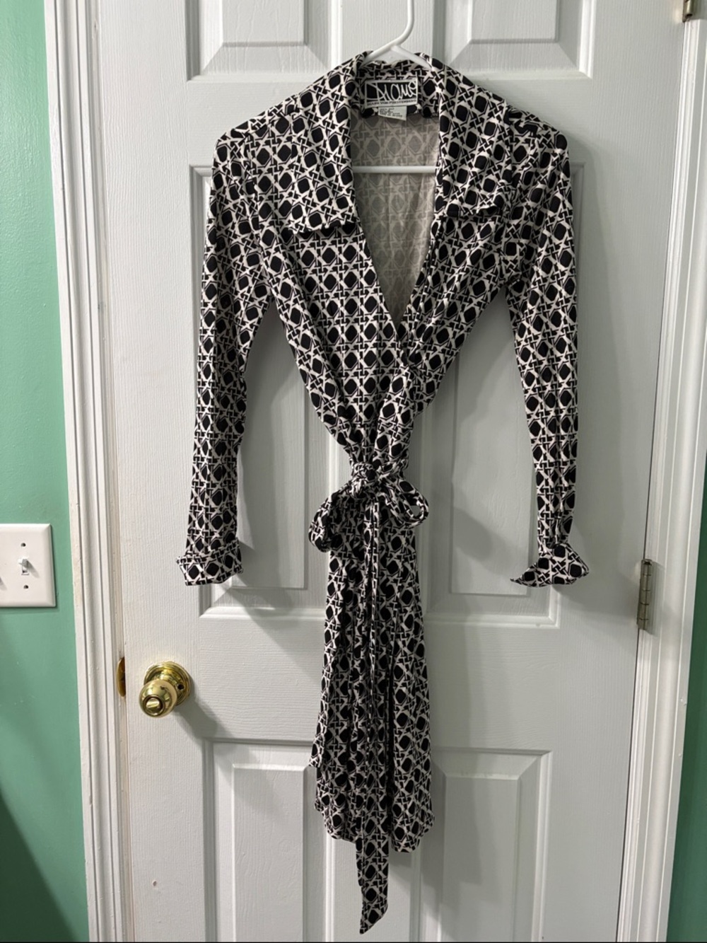 Diane Von Furstebberg vintage silk wrap dress